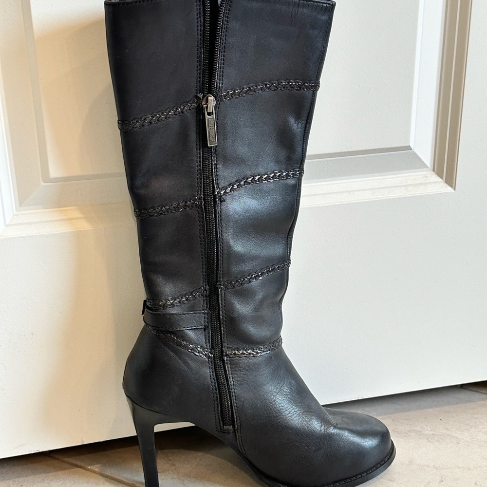 Like new black Harley Davidson high heel boots!